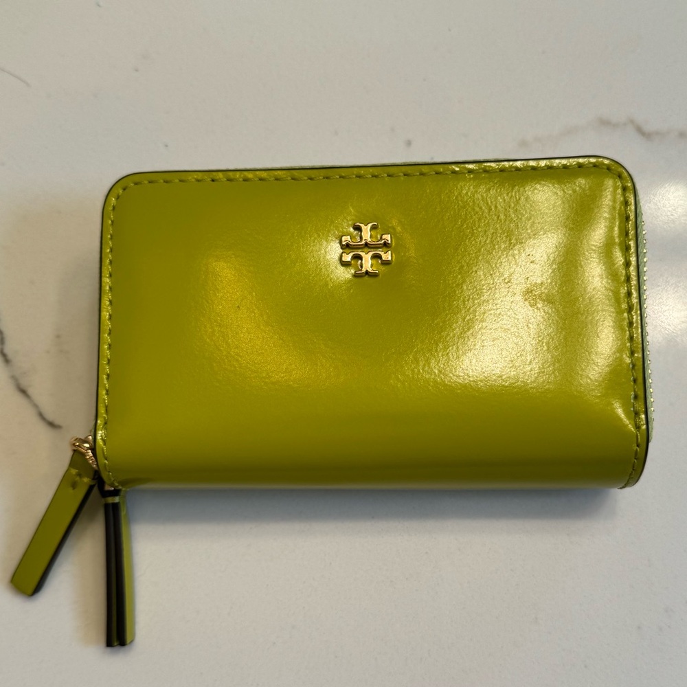❤️Tory Burch Double Zip Card Case NWT
approx 4 1/2 x 3
